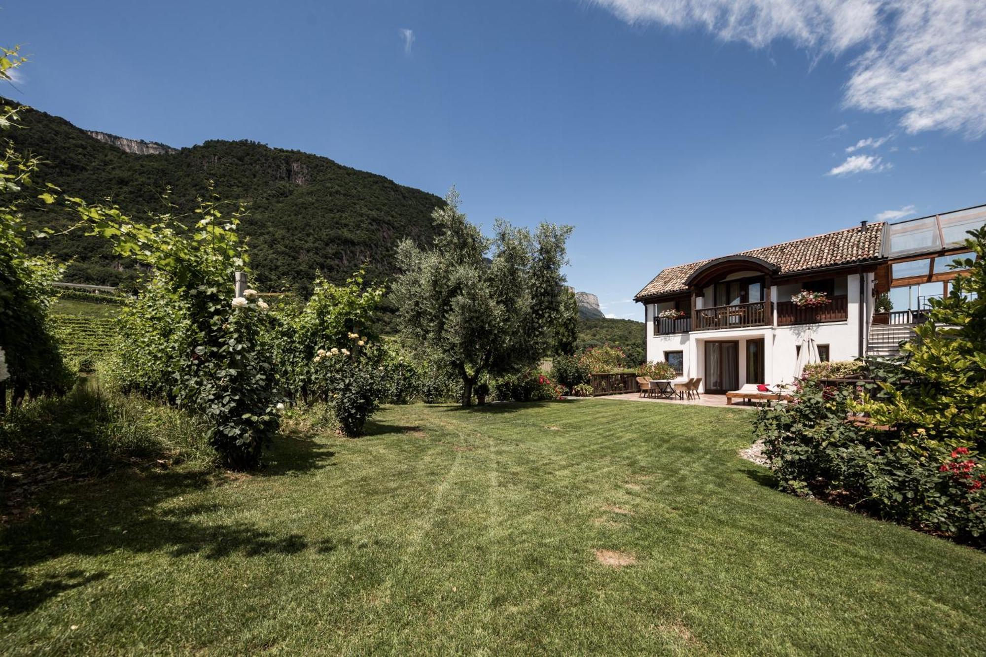 Weingut Weidlhof - Suite & Breakfast - Vacation For Wine Lovers กัลดาโร ภายนอก รูปภาพ