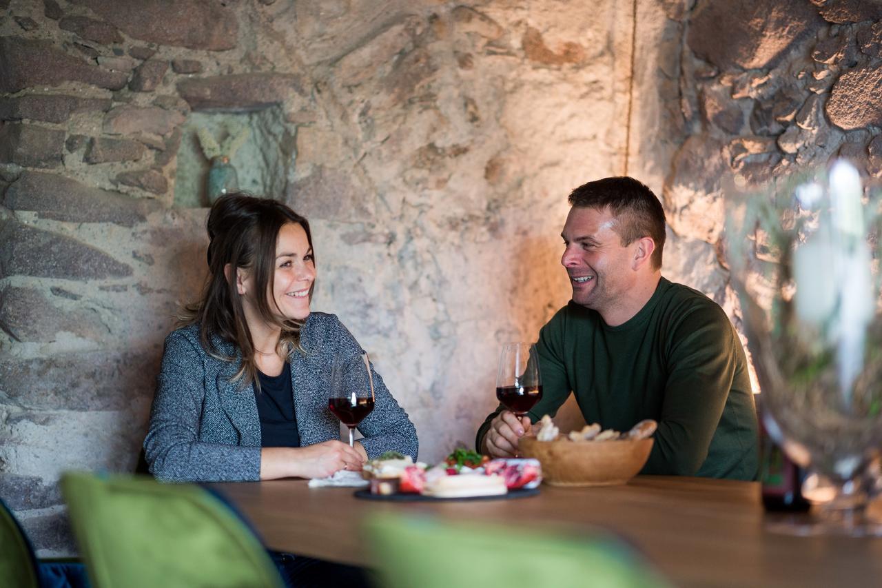 Weingut Weidlhof - Suite & Breakfast - Vacation For Wine Lovers กัลดาโร ภายนอก รูปภาพ